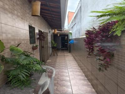 Casa para Venda, em Itanhaém, bairro Jardim Columbia, 2 dormitórios, 2 banheiros, 1 vaga