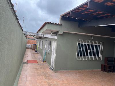 Casa para Venda, em Itanhaém, bairro Jardim Umuarama, 3 dormitórios, 1 banheiro, 2 suítes, 2 vagas